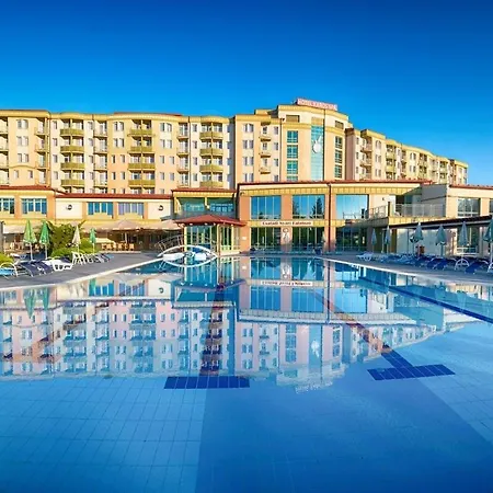 Karos Wellness Happiness & Lifestyle Apartment